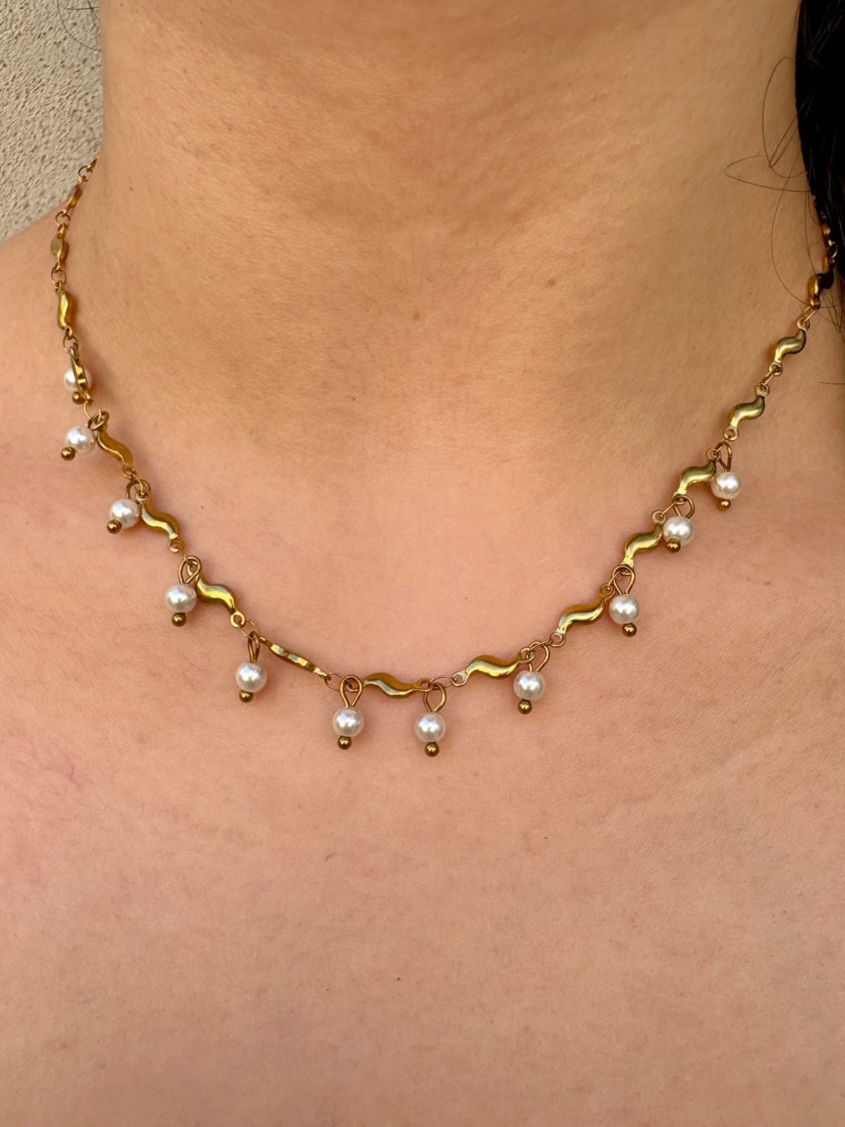 Wavy Pearl Necklace