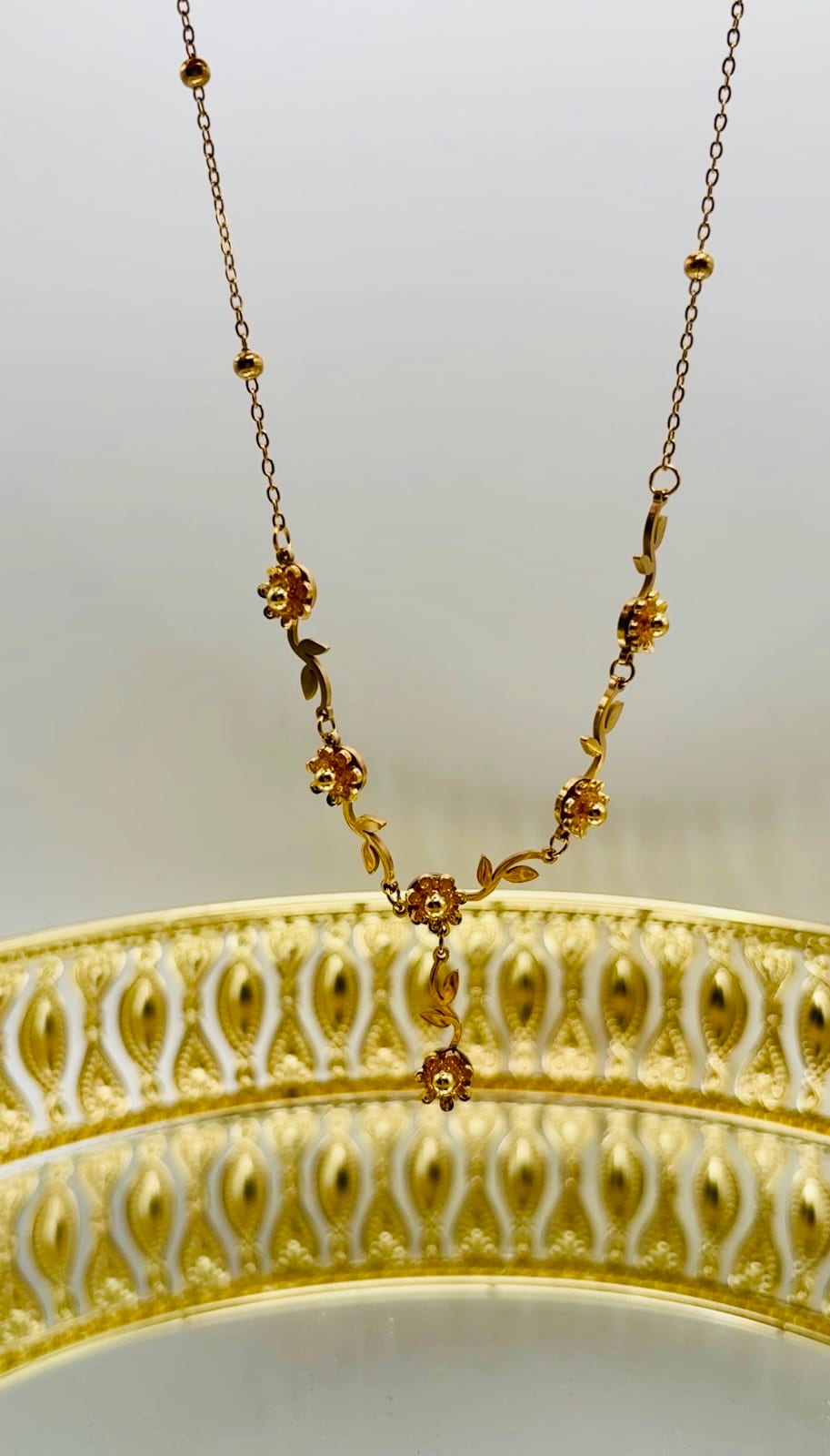 Gold Royal Flower Necklace