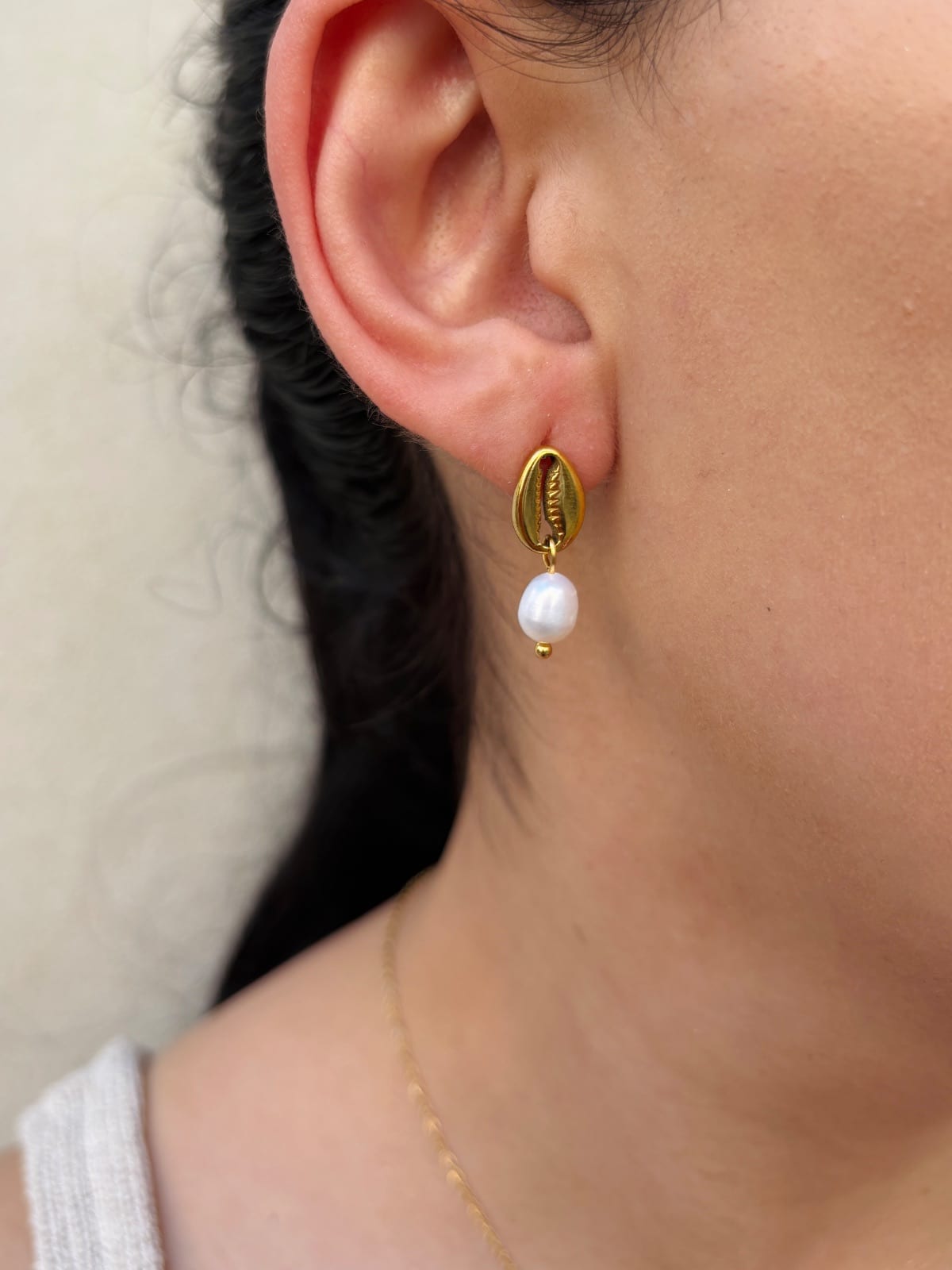 Shell Pearl Earrings