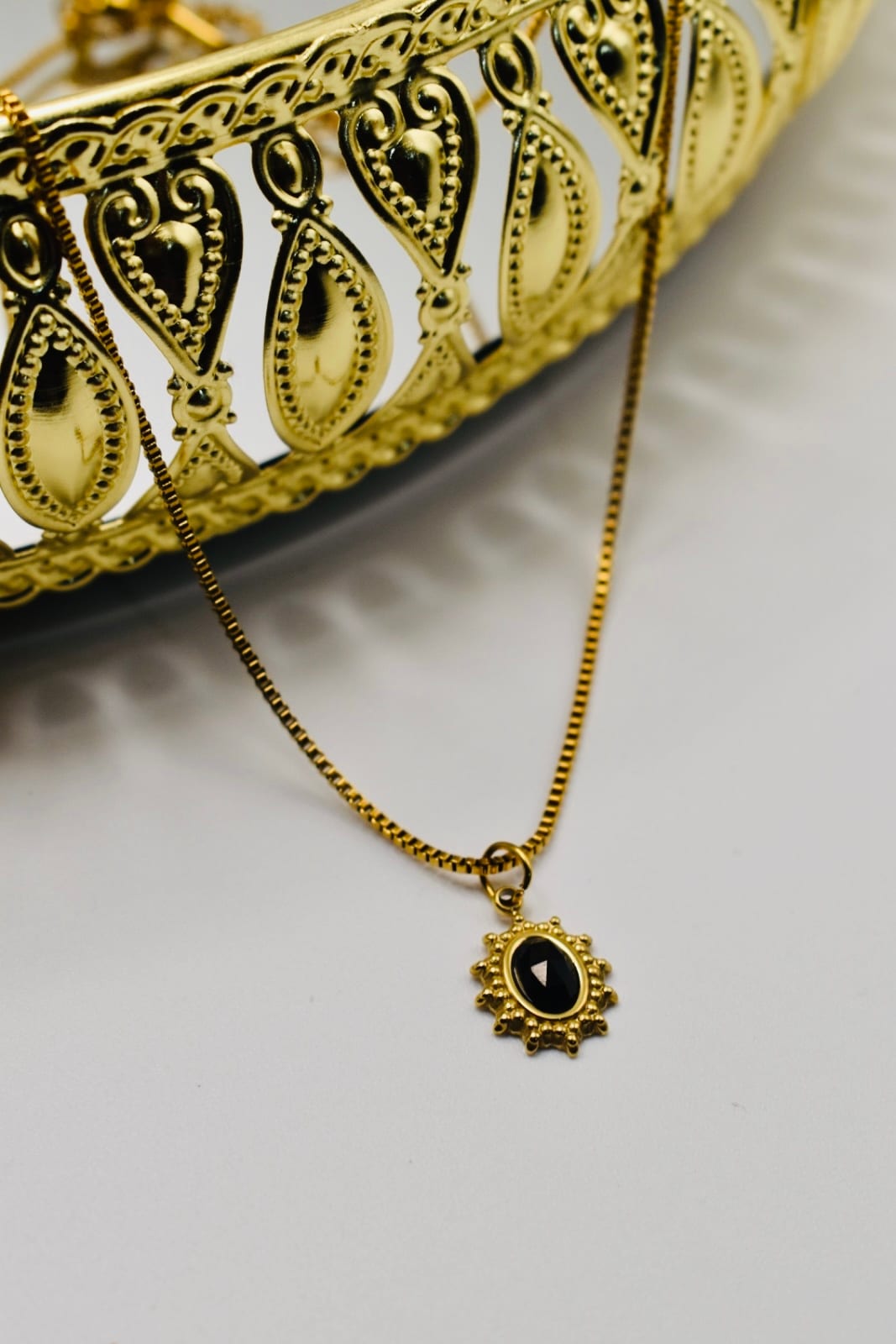 Black Oval Pendant Necklace