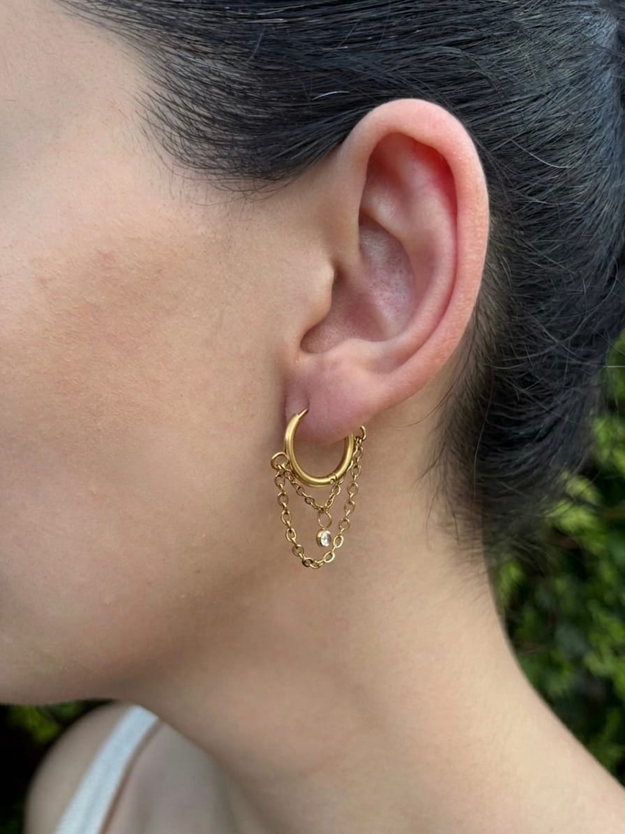 Elegant Gold Hoop with Delicate Chain Accents